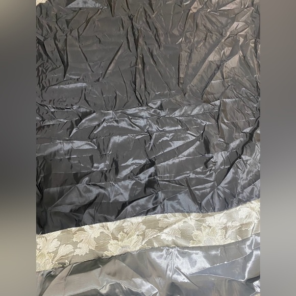 Black fabric shower curtain - Picture 3 of 5